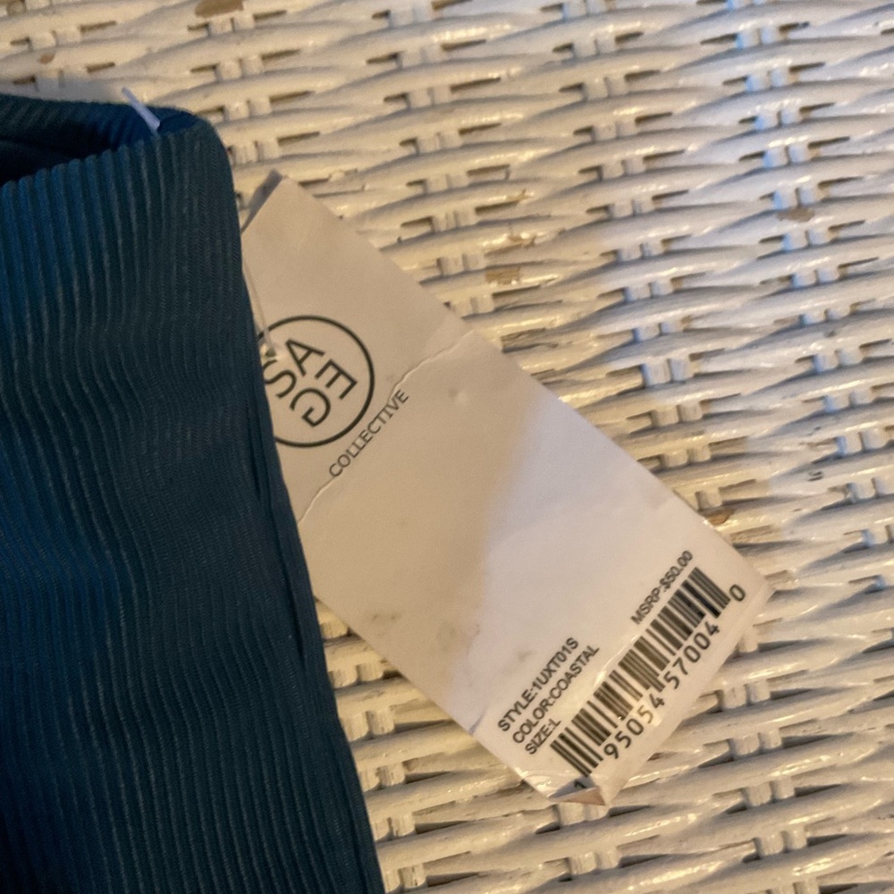 Sage Ribbed Racerback Sports Bra - Deep Blue - Picture 4 of 4